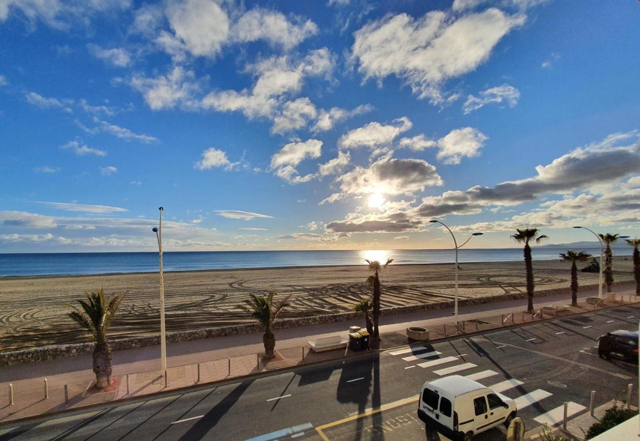 Magnifique Vue Mer Avec Une Chambre - Nouria 55 - กาเนต์-อ็อง-รูสซียง ภายนอก รูปภาพ
